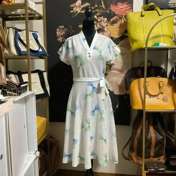 Women’s vintage Signor California medium white green and blue preppy midi dress - Picture 1 of 4